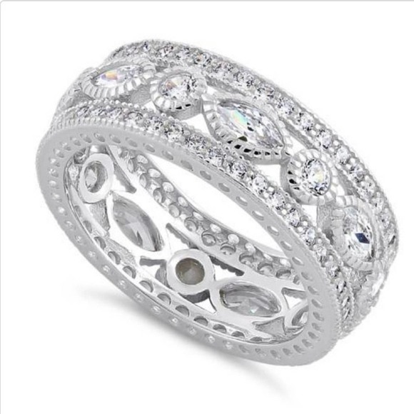 Sterling Silver Ring With Australian Crystals - Picture 1 of 6